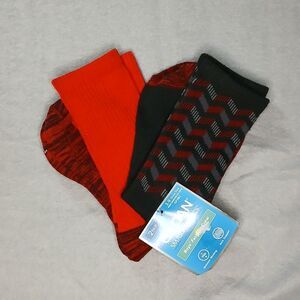 2 pr Gildan Crew Socks Red Black Moisture Wicking Arch Support Youth Boys 3 - 9